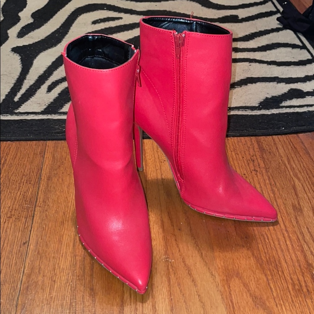 "VAVA" boots by Qupid- Never Worn